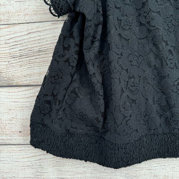Torrid Stretch Lace Surplice Crop Top‎ Women's Size 4X Black - Picture 6 of 14
